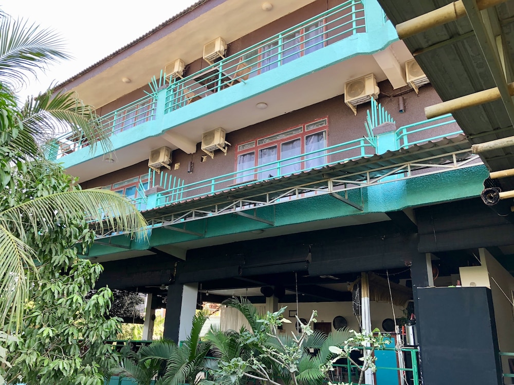 River Dolphin Hotel 2/52