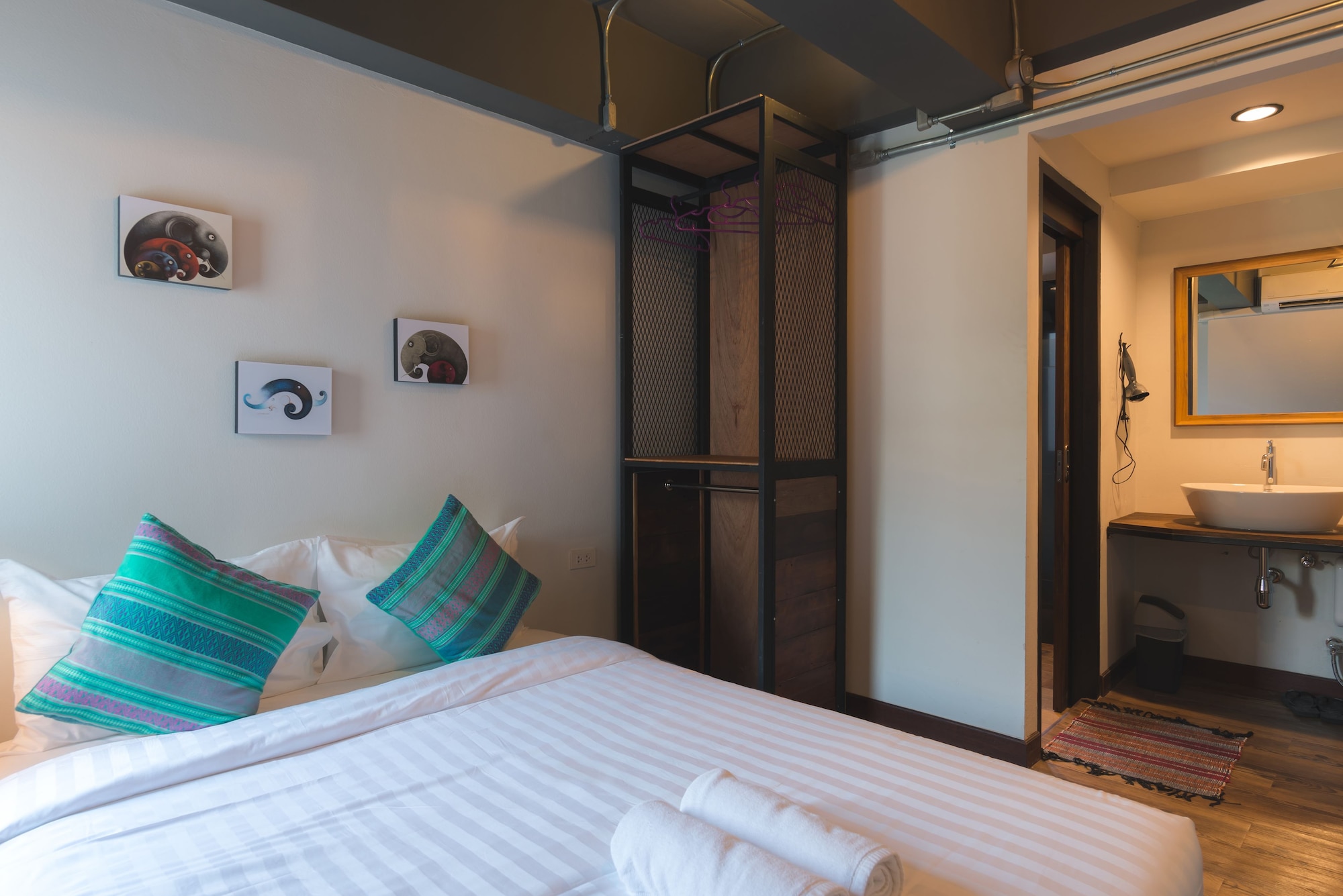ECONOMY, DOUBLE BED, PRIVATE BATHROOM
