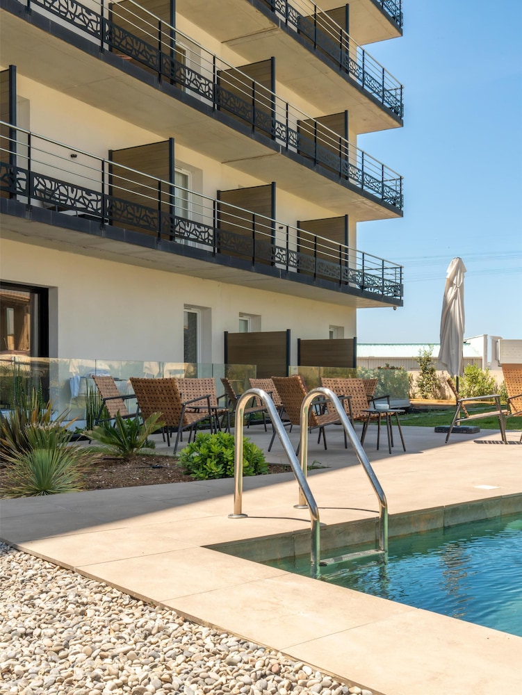 Golden Tulip Martigues Provence 36/43