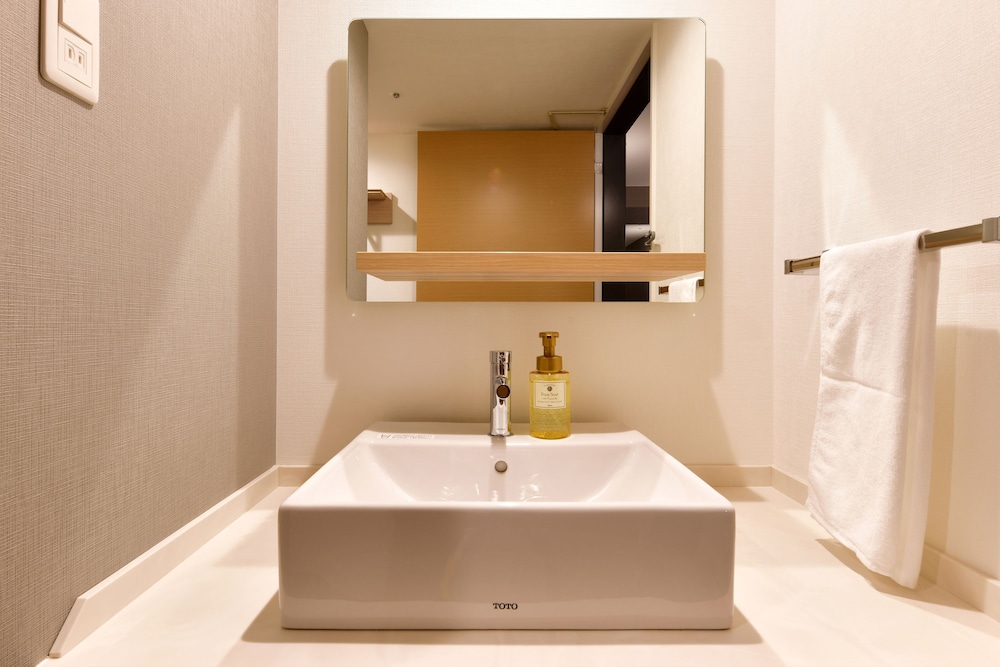 Vessel Inn Sakae Ekimae 24/66