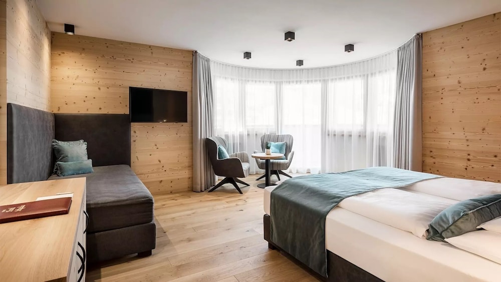 Tower, Twin Beds, Balcony