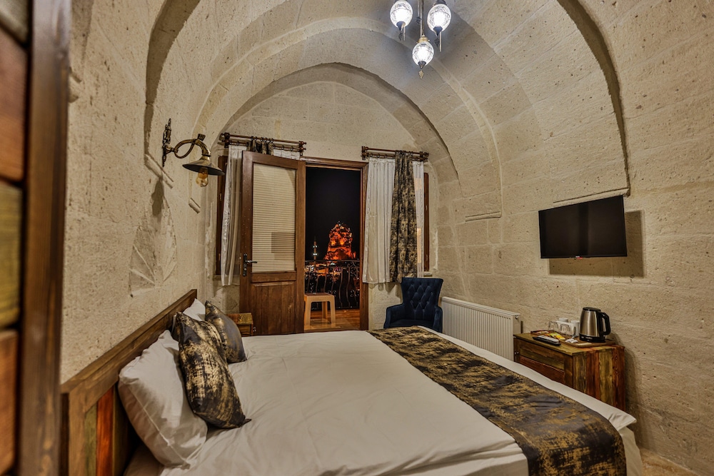 Caveadocia Stone Cave Hotel 8/36