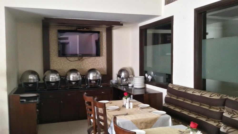 Karon Hotel Lajpat Nagar 42/60