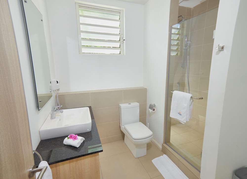Le Beachclub Serviced Apartments And Villas 75/77