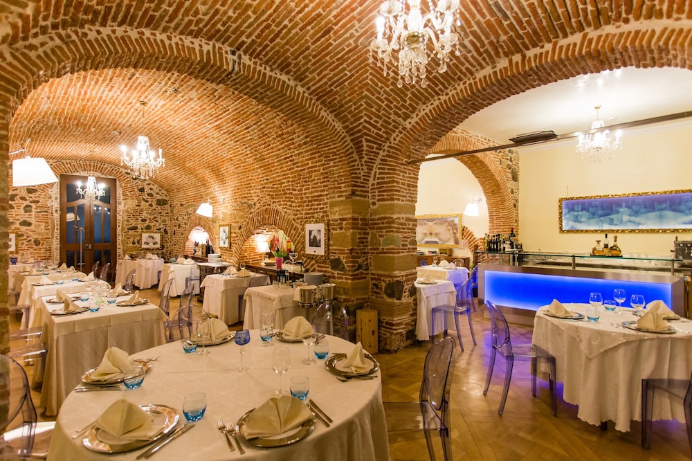 Mariano Iv Palace Hotel 32/42