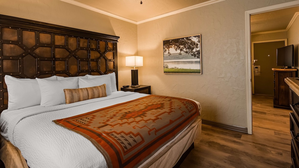 Best Western Plus Weatherford 17/43