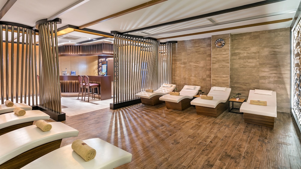 B Business Hotel & Spa 40/53