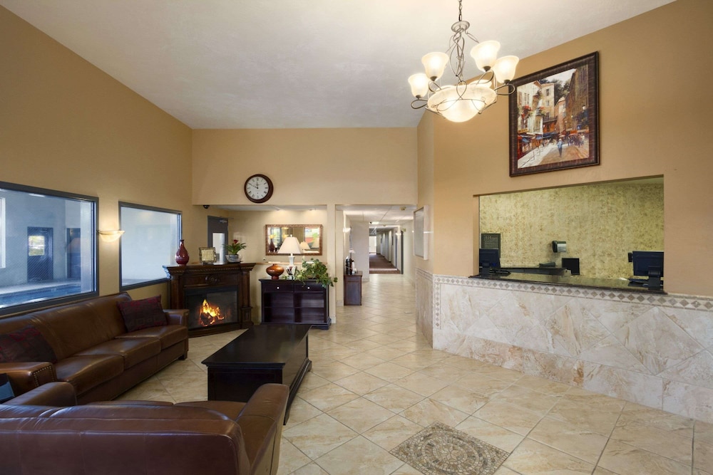 Super 8 By Wyndham Kennewick 3/21