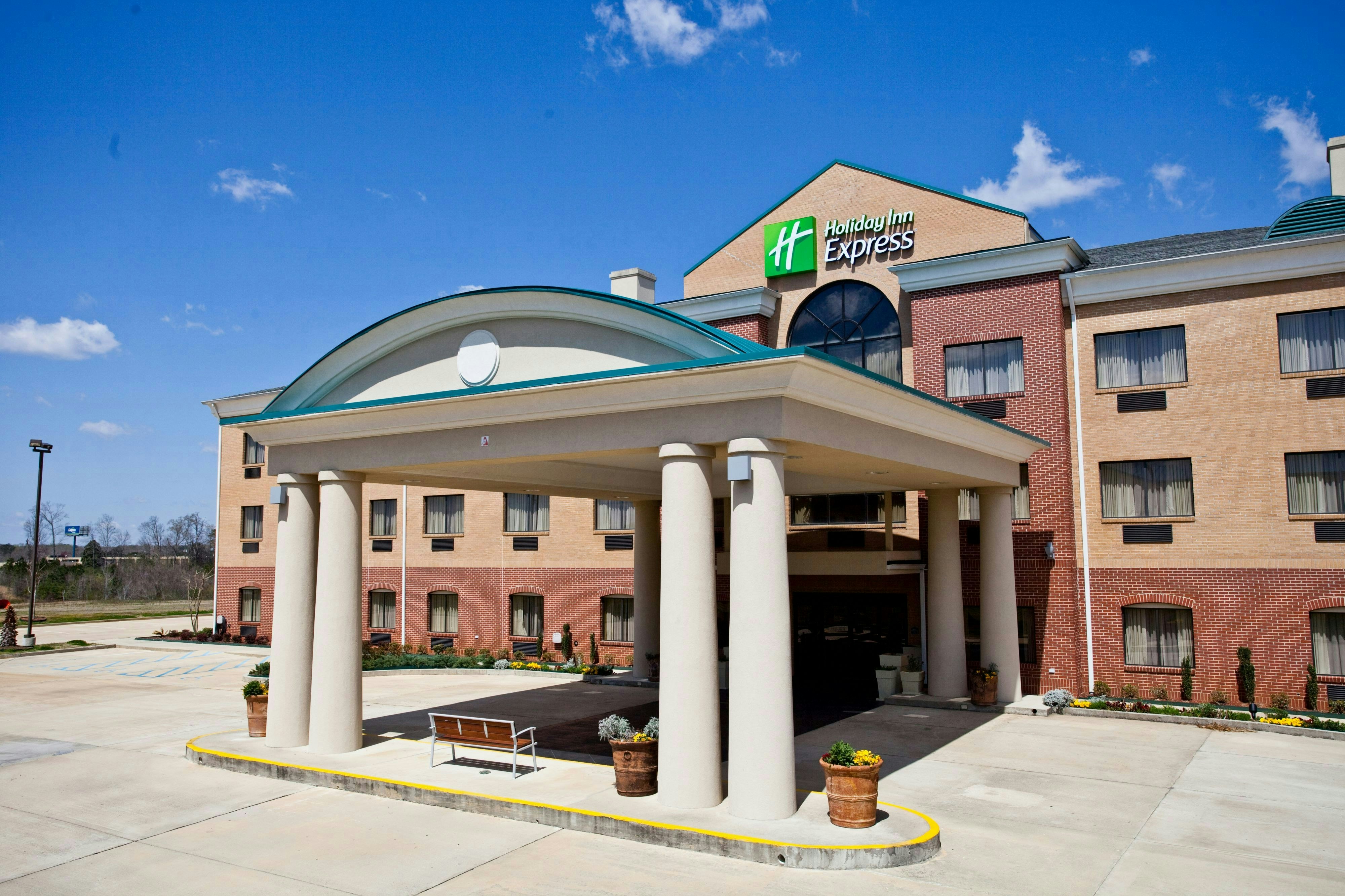 Holiday Inn Express Clanton 2/66