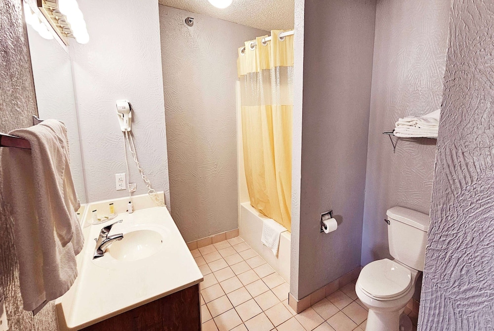 Days Inn by Wyndham Ozark Springfield 21/22