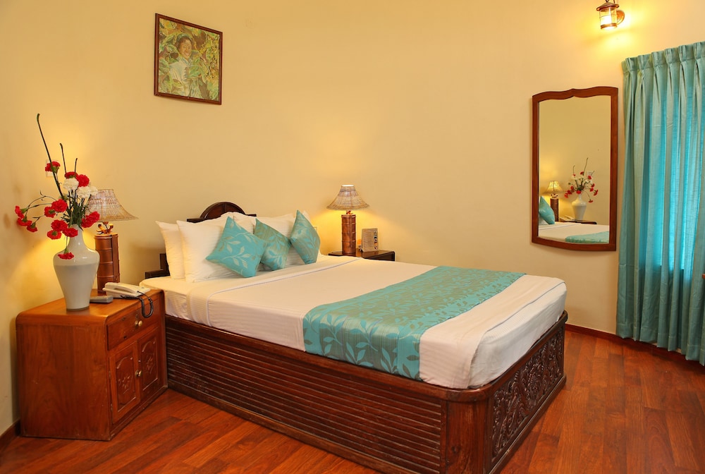 CARMELIA HAVENS 13/58