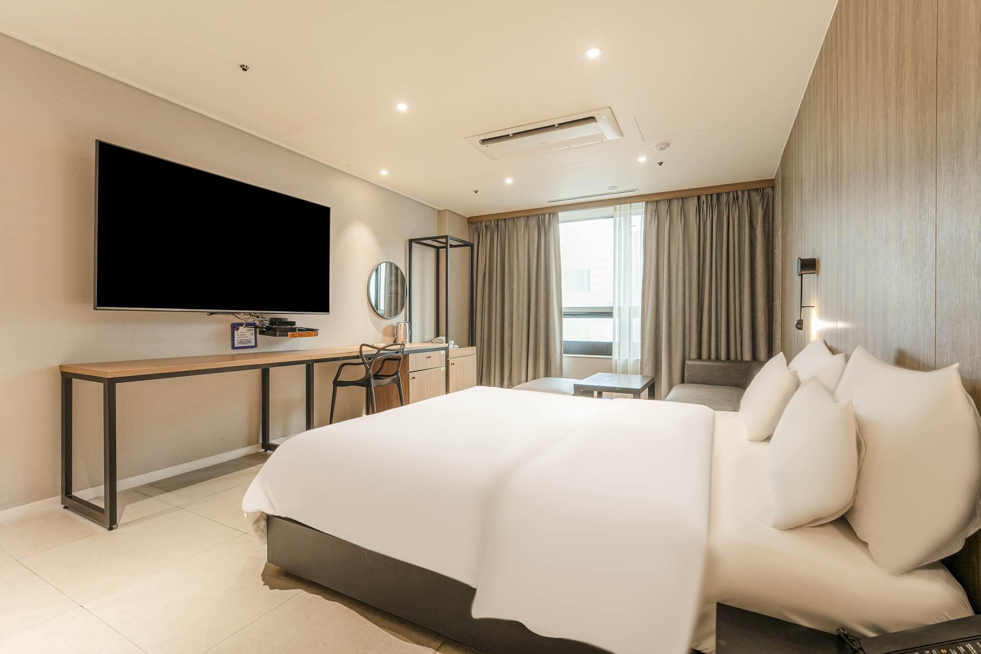 Queen Town Hotel 16/33