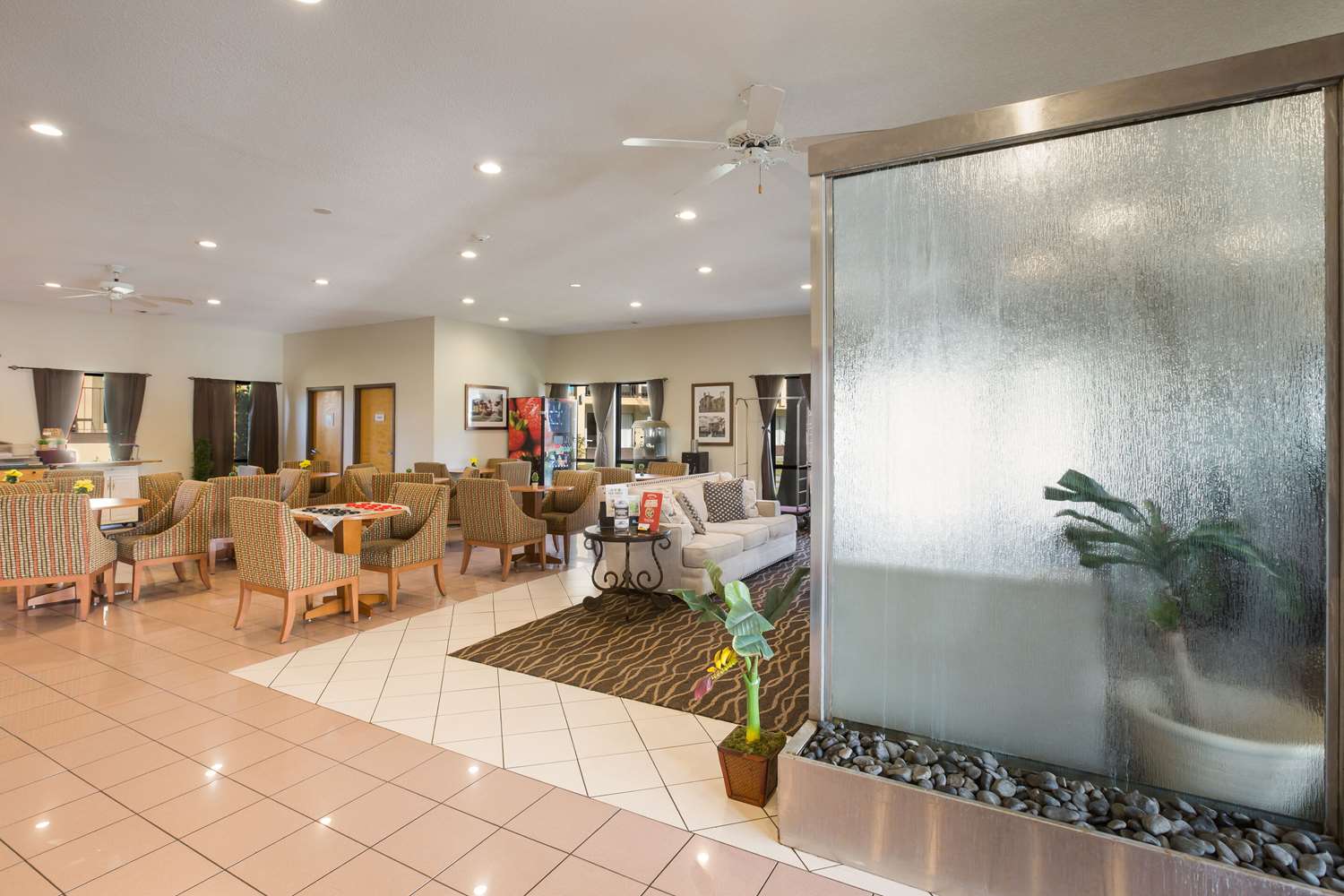 Econo Lodge Inn & Suites Hardeeville-I-95 11/59