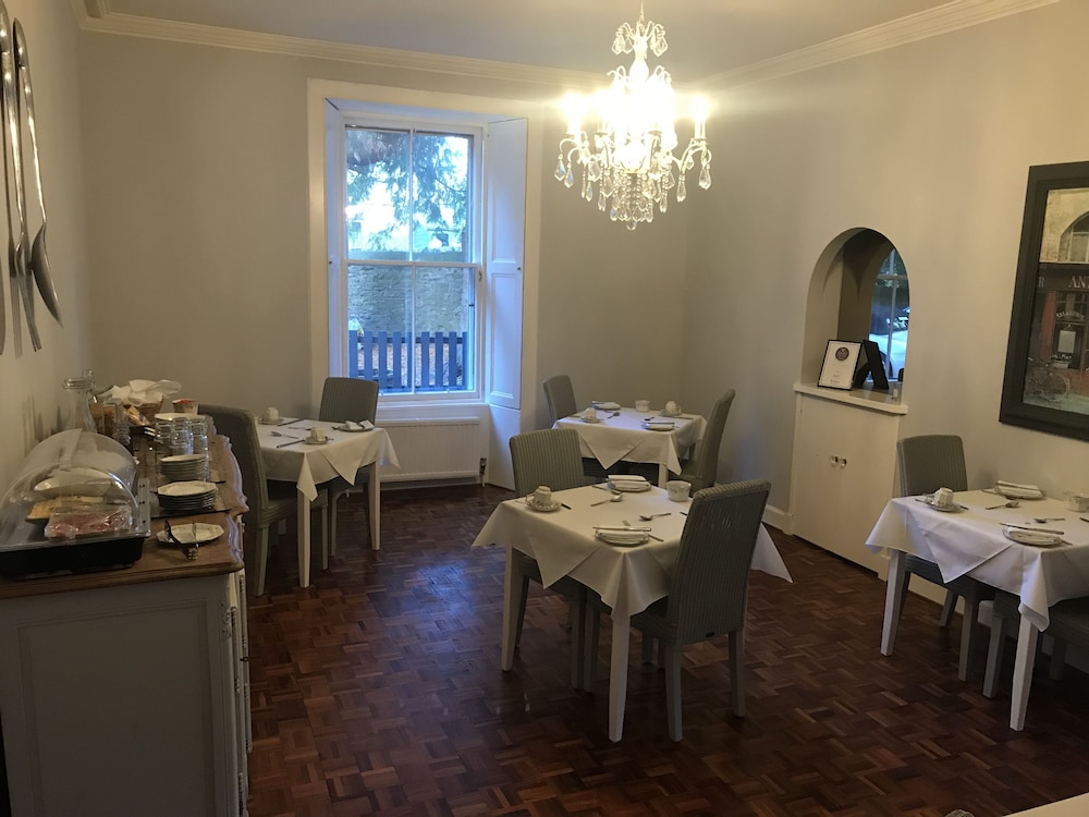 Merlindale Bed & Breakfast 35/50