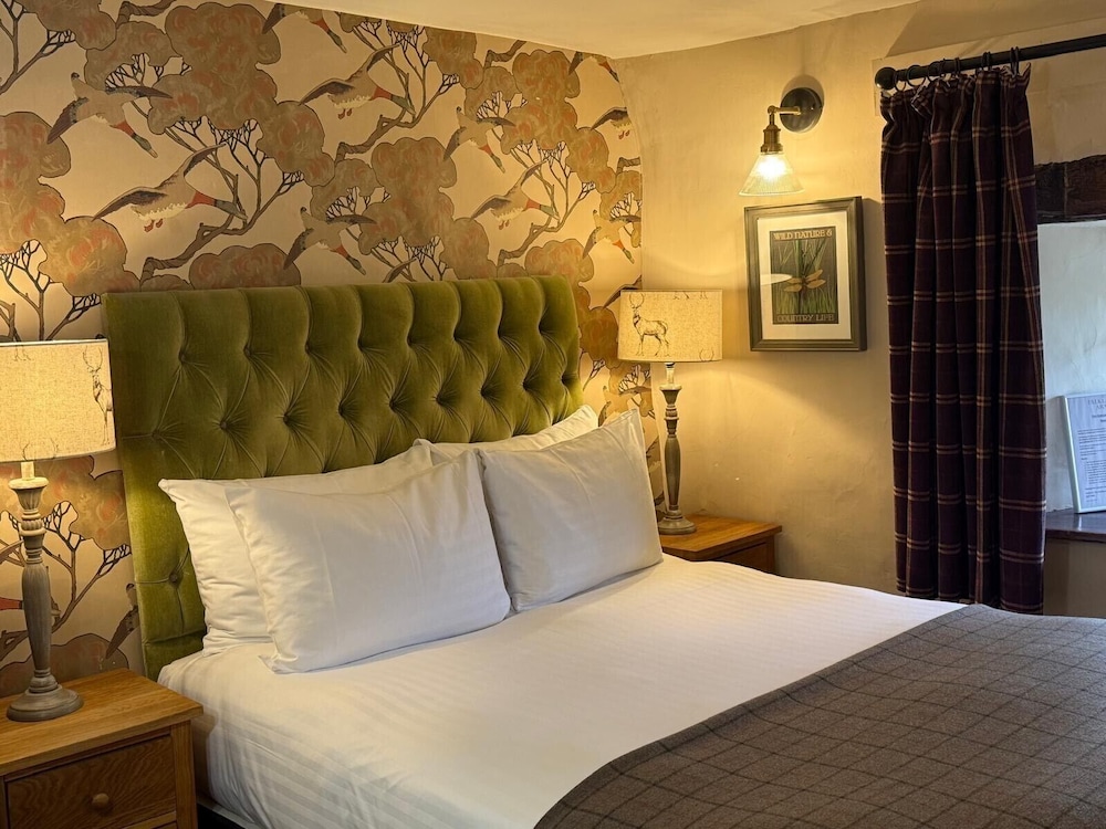 The Falkland Arms 16/50