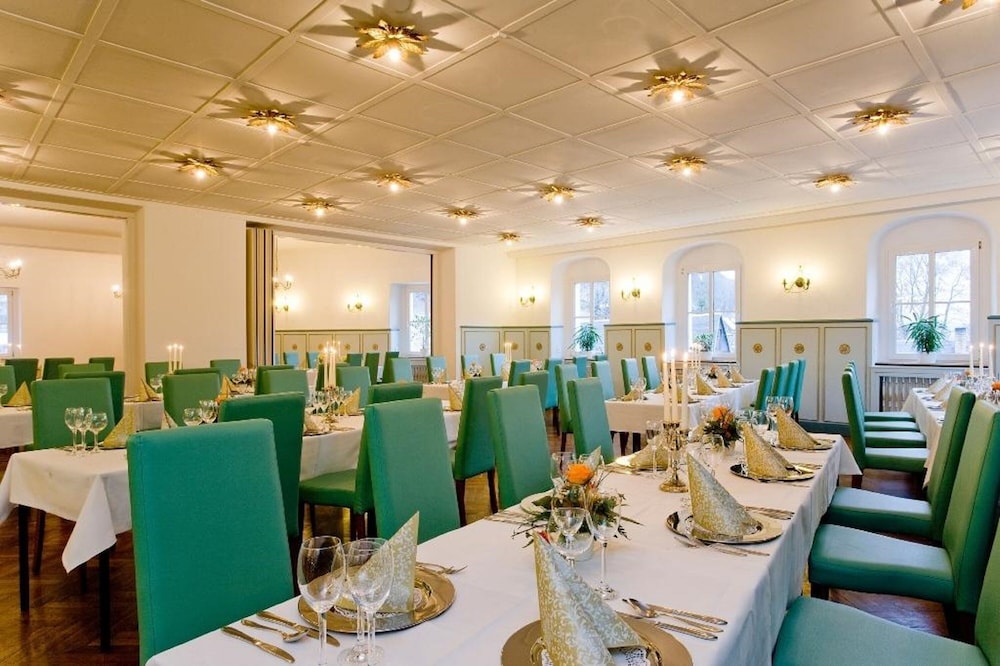 Hotel Erbgericht Krippen 31/50