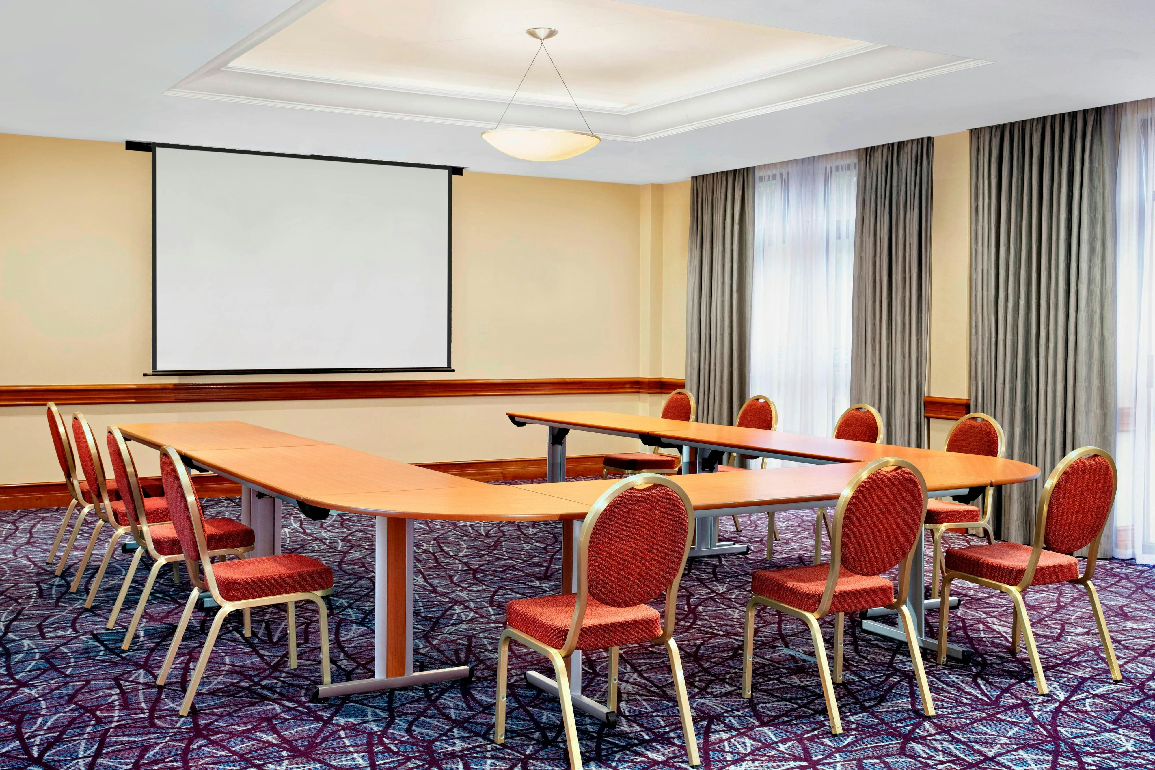 Sheraton Skyline Hotel London Heathrow 54/64