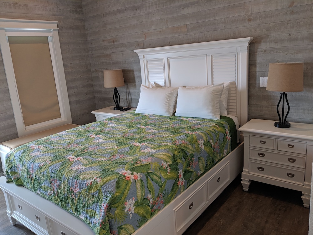Seashell Village Resort 11/70