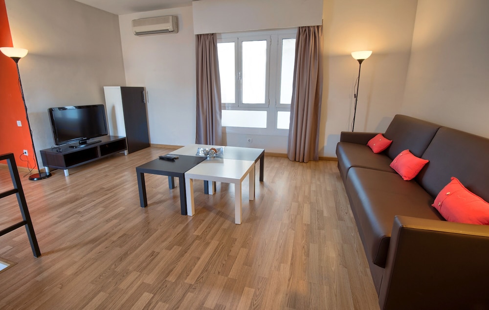 APARTMENTS SATA SAGRADA FAMILIA AREA 26/51