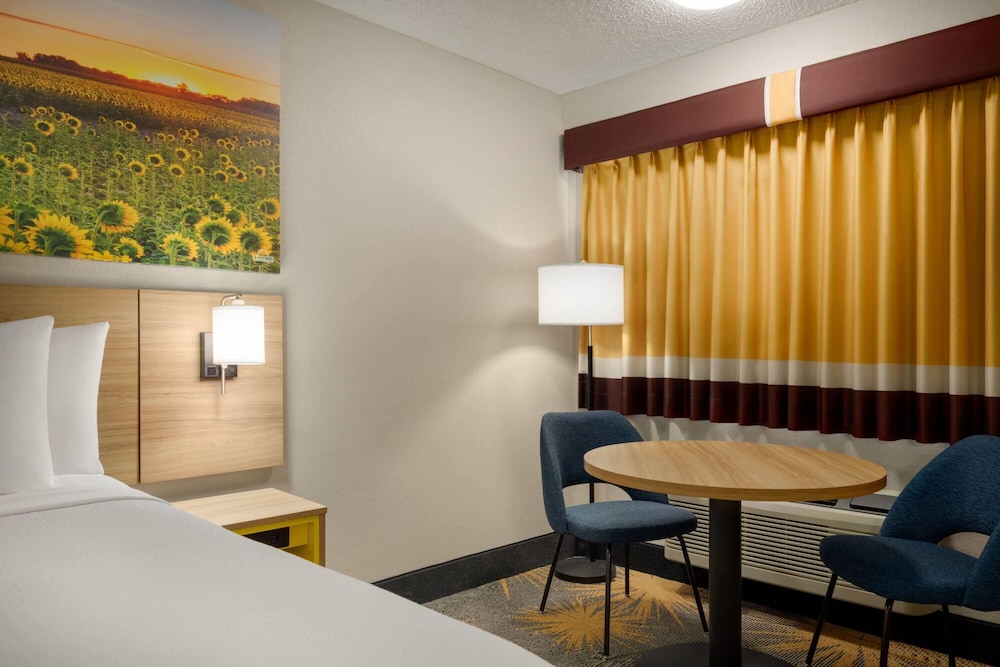 Days Inn By Wyndham Cartersville 31/44