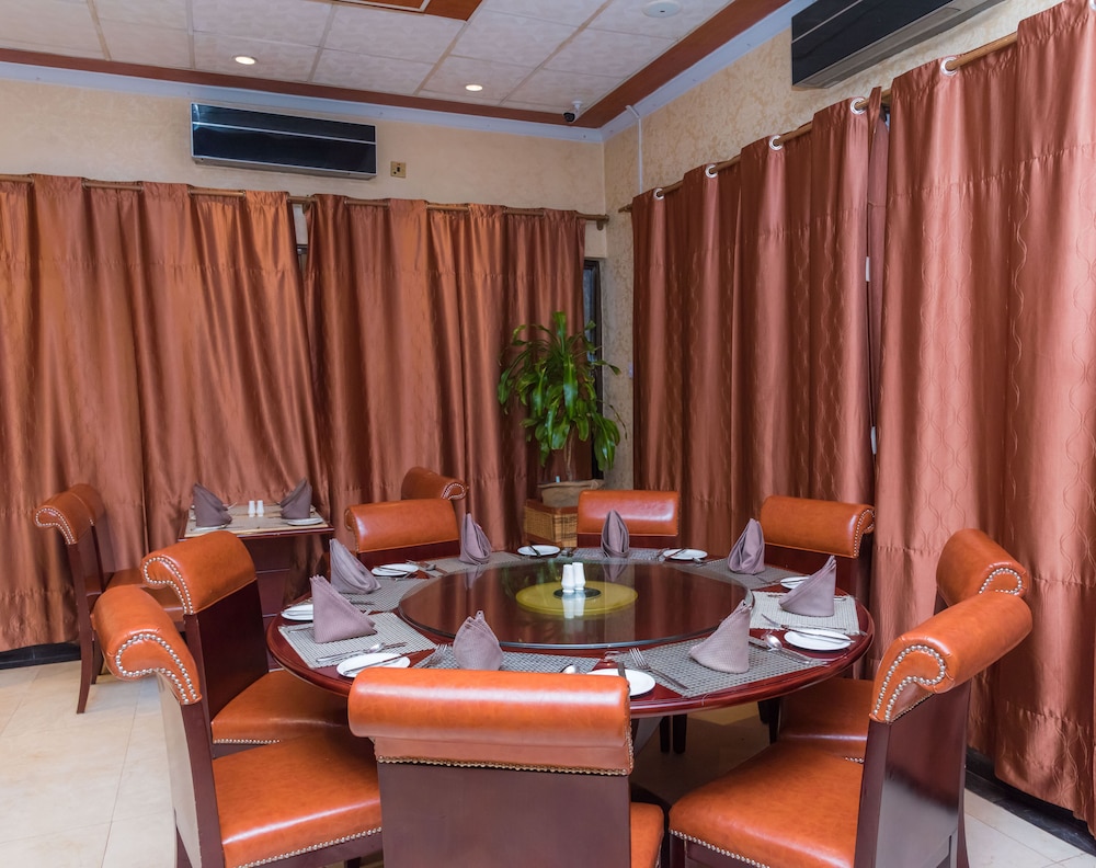 Simama Hotel 32/50