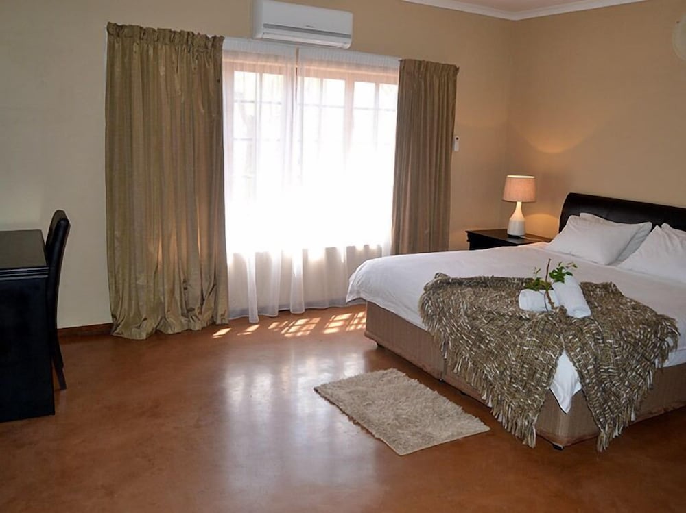 Thabaledi Game Lodge 10/50