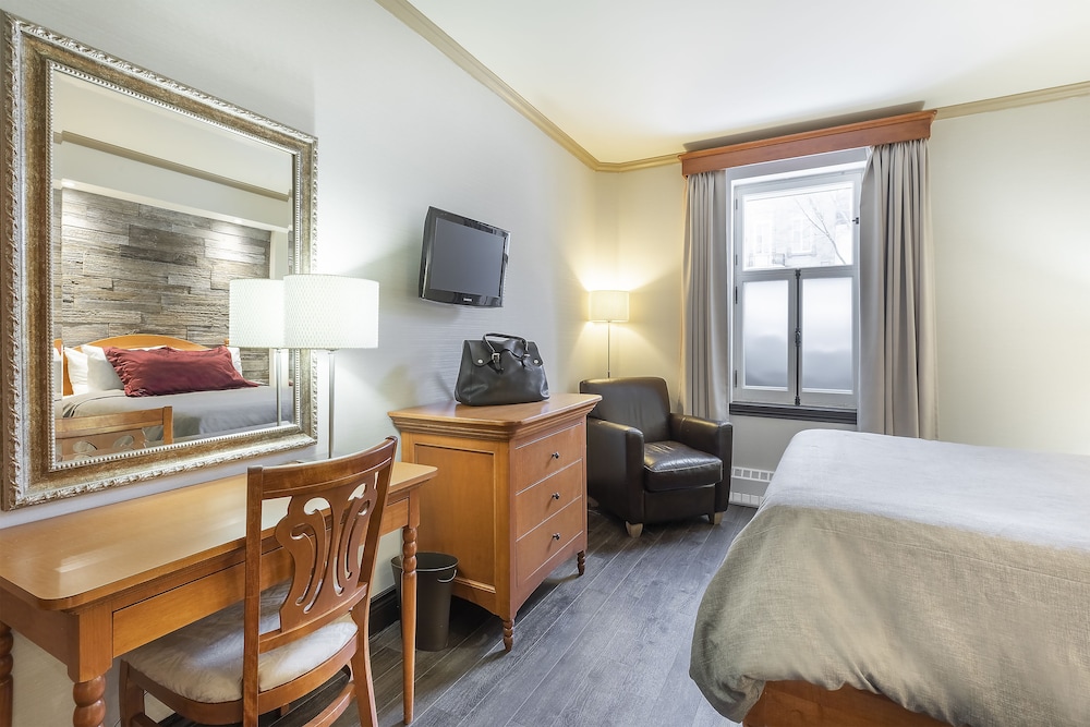 Chateau Bellevue Hotel 5/45
