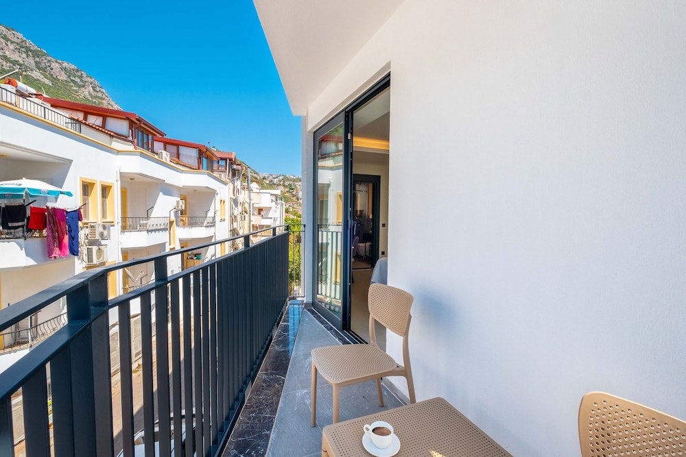 Seatown Hotel 4/50