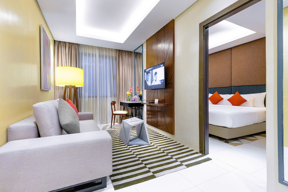 Summit Galleria Cebu 59/74