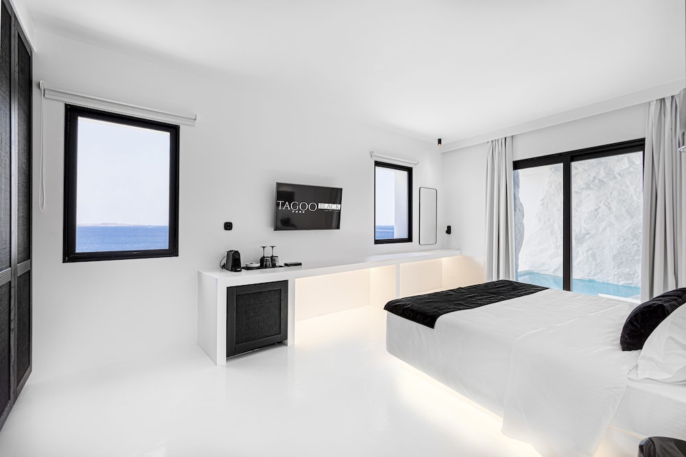 DELUXE, DOUBLE BED, PRIVATE POOL