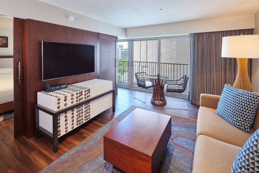 Hokulani Waikiki By Hilton Grand Vacations 50/68