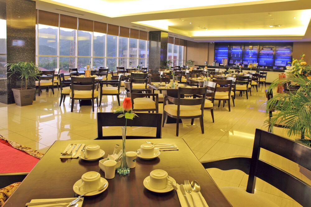 FOX Hotel Gorontalo 34/45
