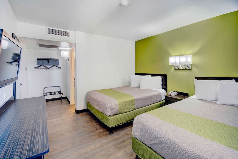 Standard, 2 Double Beds
