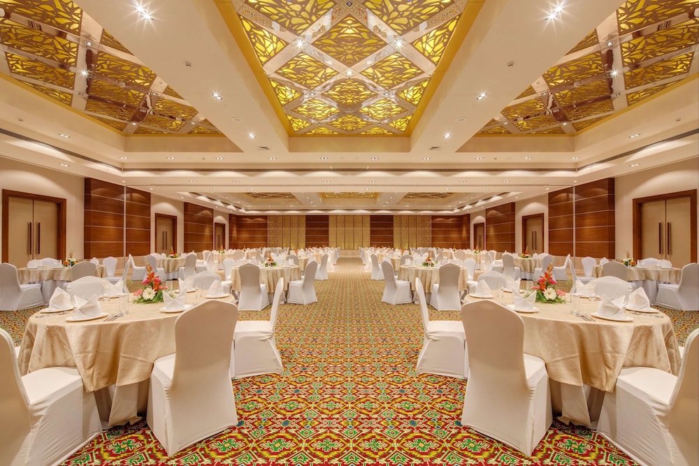 Balaji Sarovar Premiere Solapur 41/45