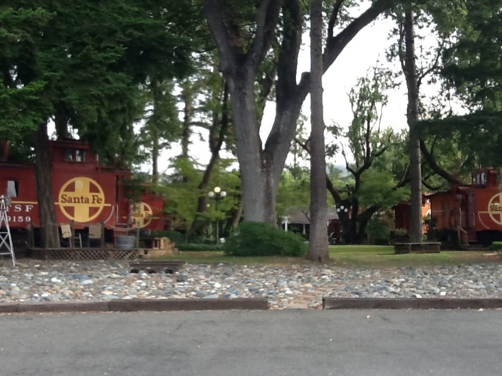 Featherbed Railroad Company 48/51