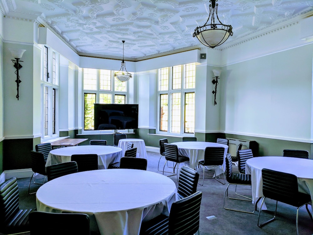 Broome Park Hotel 66/73