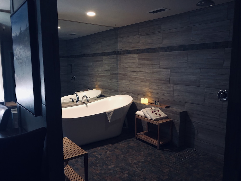 Postmarc Hotel And Spa Suites 32/76