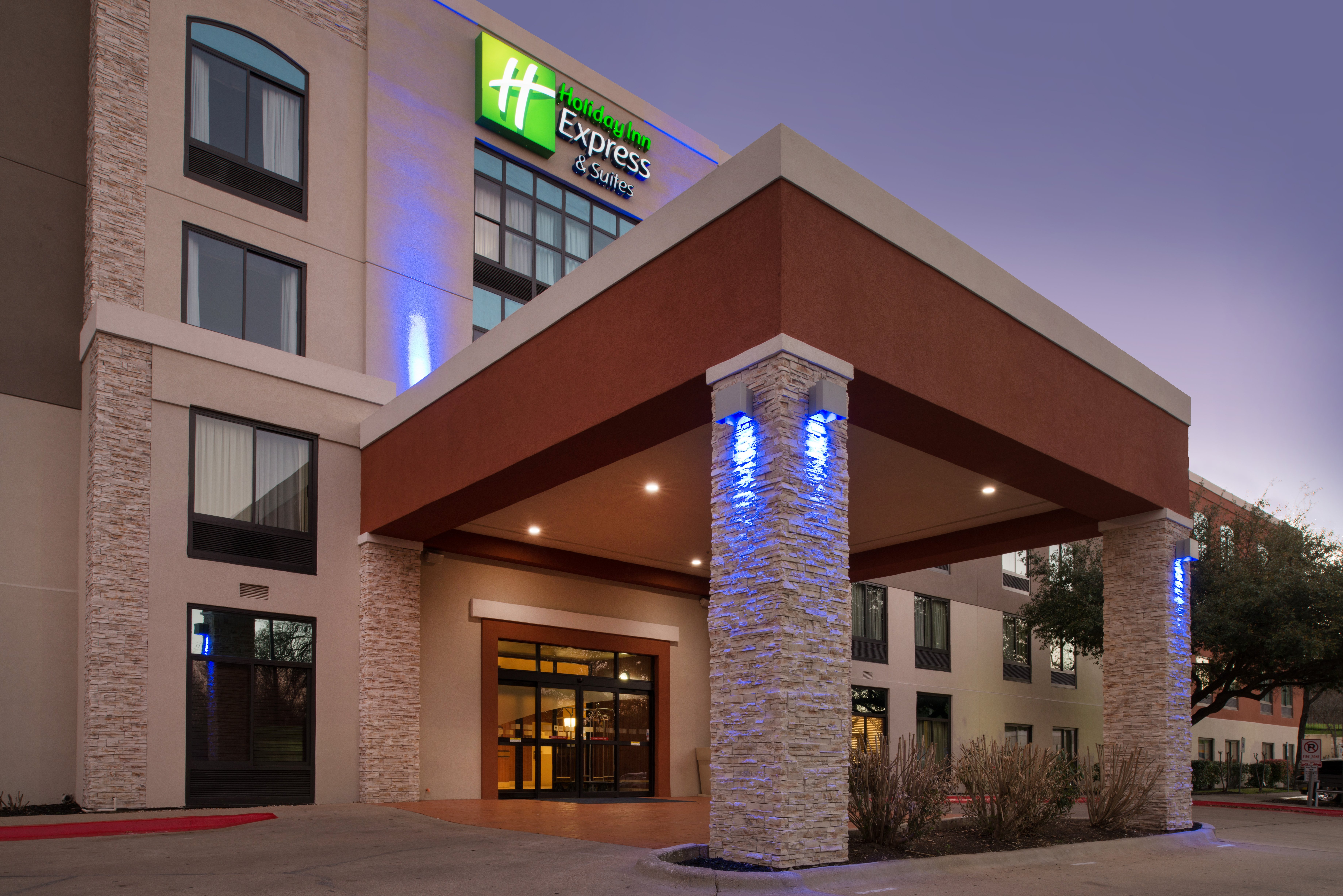Holiday Inn Express Austin North Central 60/65