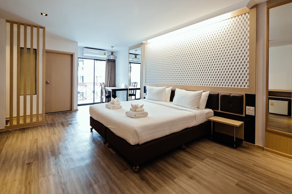 Three Sukhumvit Hotel Sha Plus Certified 28/70