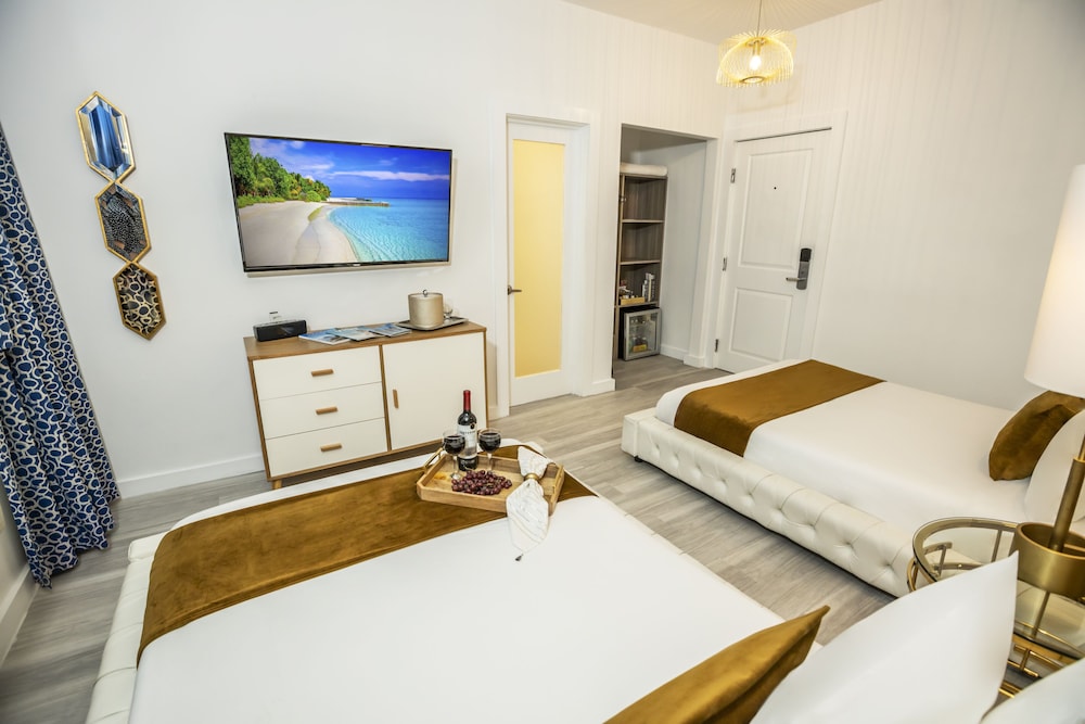 Catalina Hotel & Beach Club 31/70