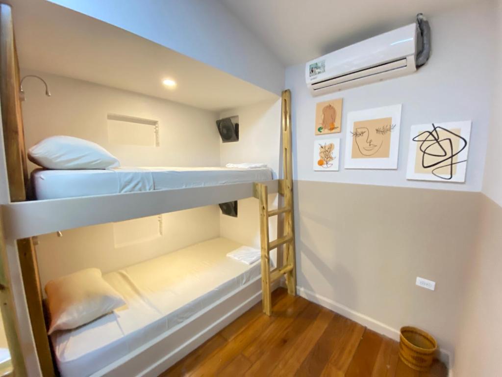 Mixed Dorm, Pod, 9 People
