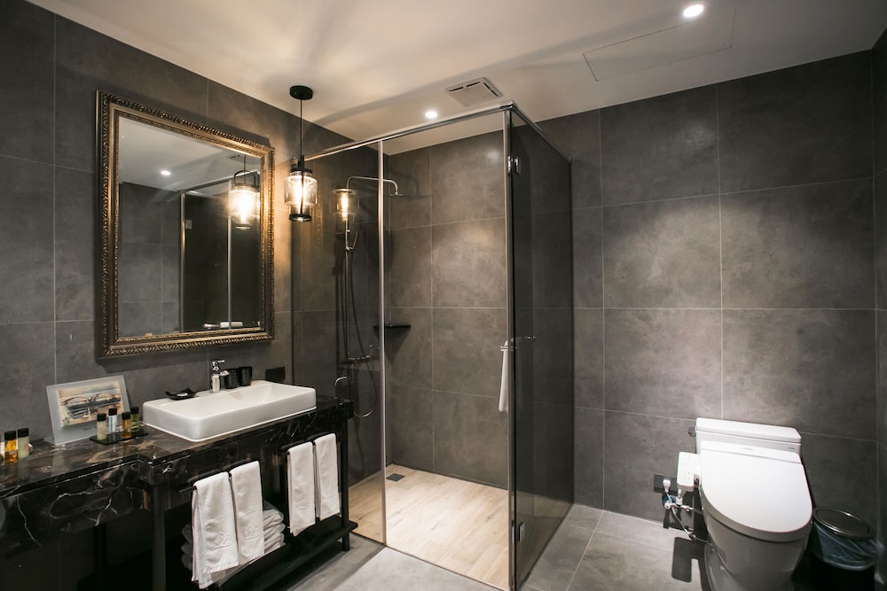 Saint Art Hotel 27/30