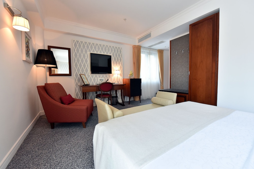 Ziya Hotel 12/67