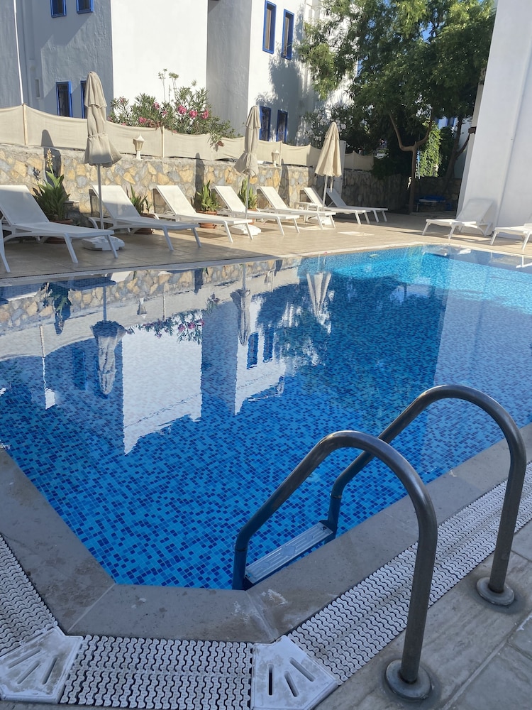 Canna Garden Hotel 27/47