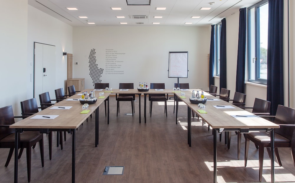 Coffee Fellows Hotel Munchen Freiham 73/82