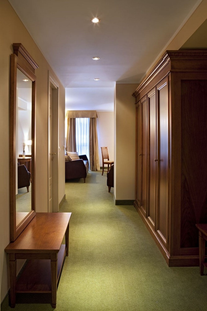 Hotel Reine Victoria 45/87