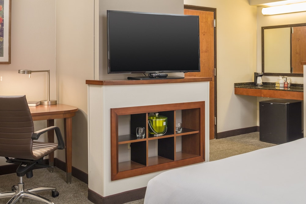 Hyatt Place San Antonio Airport - Quarry Market 25/32