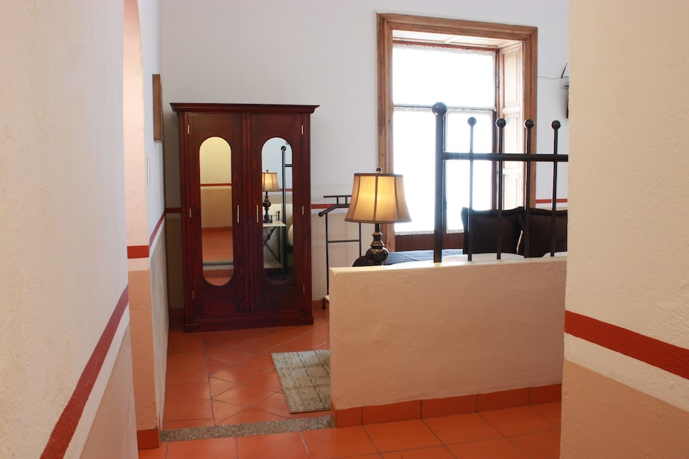 Hotel de la Paz 41/51