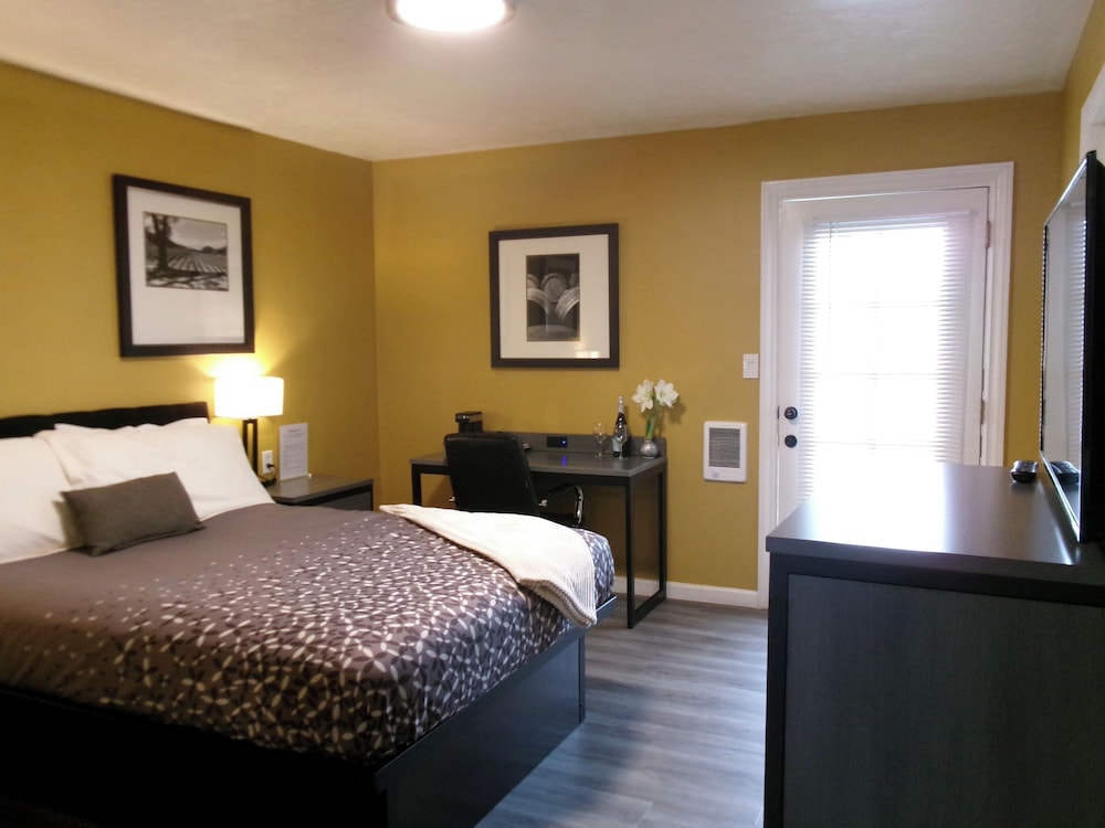 2 BEDROOMS, EXECUTIVE, SUITE, QUEEN BED