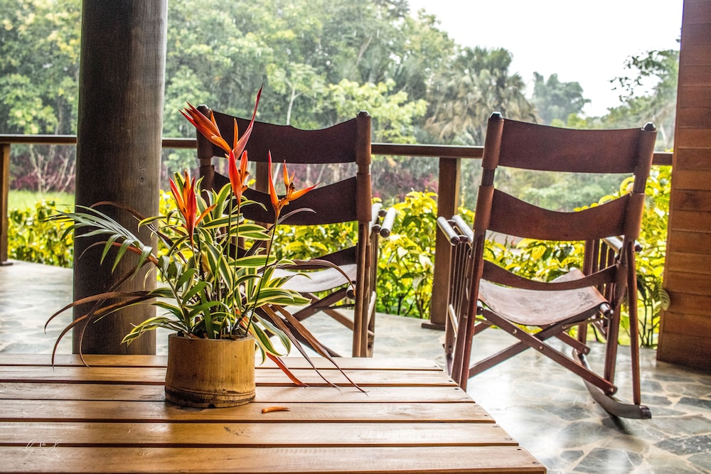 Macaw Lodge 63/64